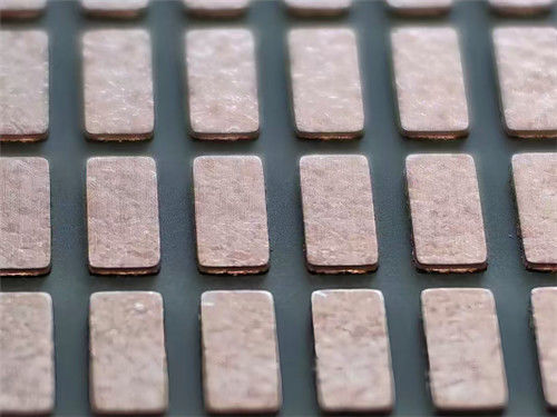 6 층 AlN 기판 세라믹 PCB 1.5mm 두께는 몰입 금 프로토타입으로 번거로움 없는 신호 전송을 위해 사용 가능합니다.